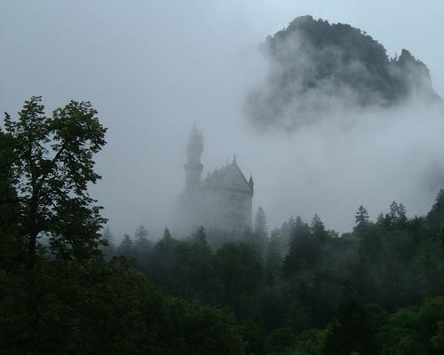 Neueschwanstein emerging from the fog